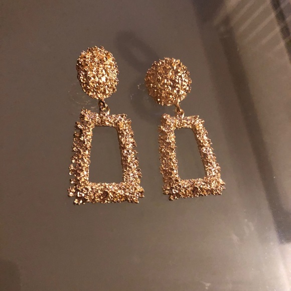Zara raised earrings - Picture 2 of 7